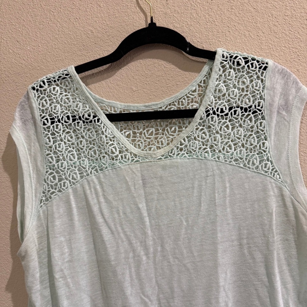 Old Navy‎ Womens Top Large L Light Green Lace Yoke Sleeveless Casual Blouse